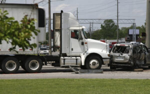 Cómo Powell and Pisman Injury Lawyers ayuda a las víctimas de accidentes de camión en Chicago, IL